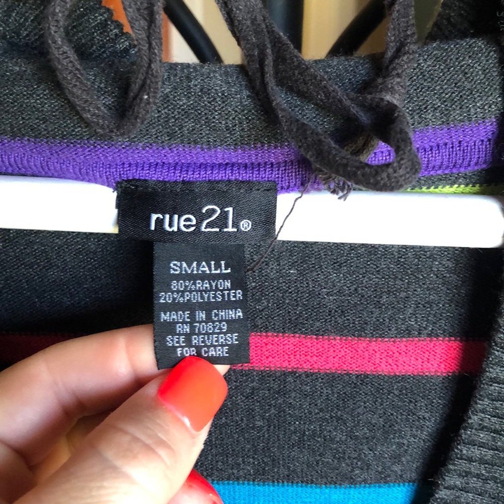 Rue 21 sweater - Picture 2 of 4